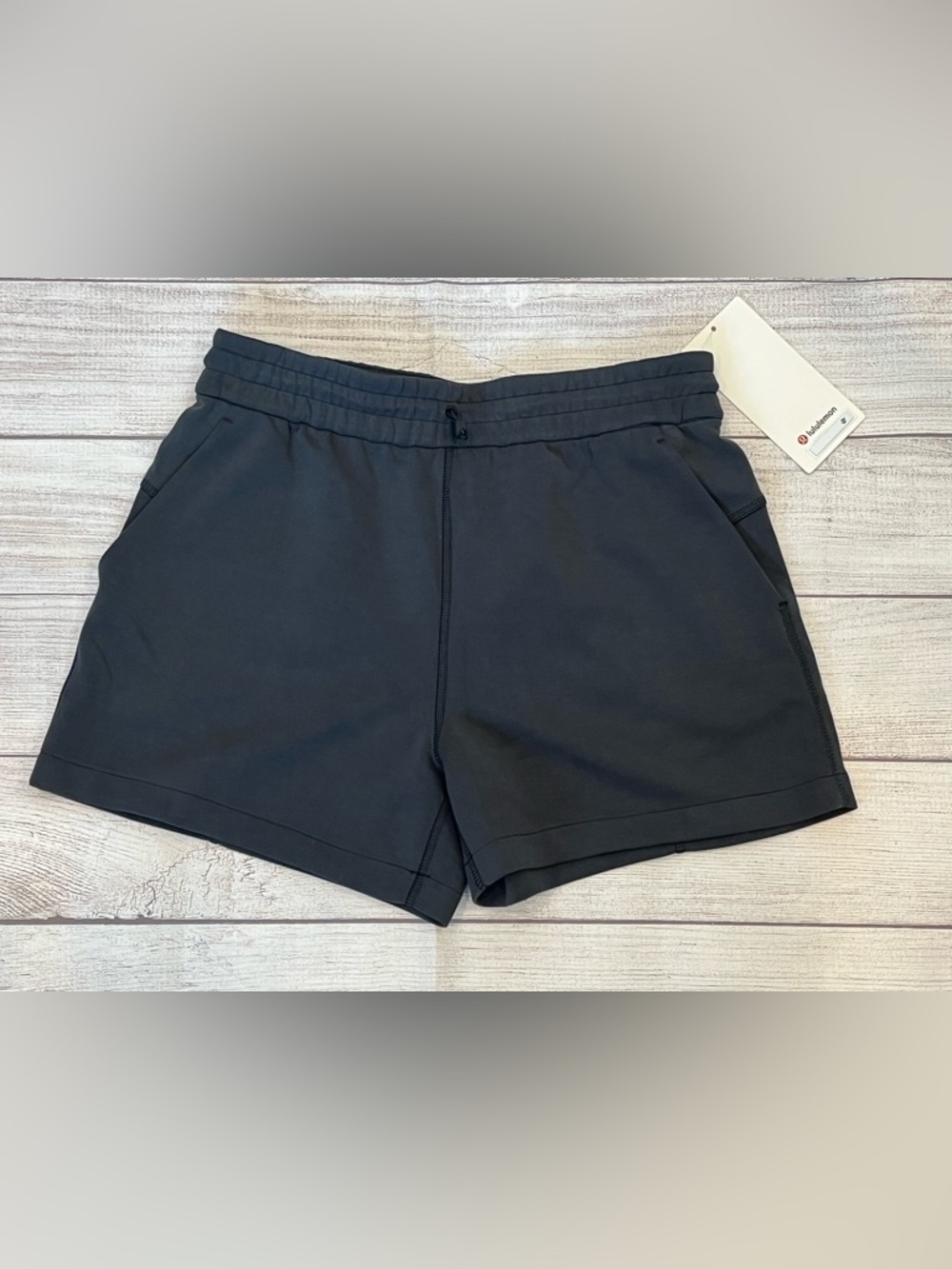 NWT Lululemon Softstreme High-Rise Short 4" Black | Size 8